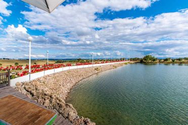 Palmeral Resort lago en las instalaciones